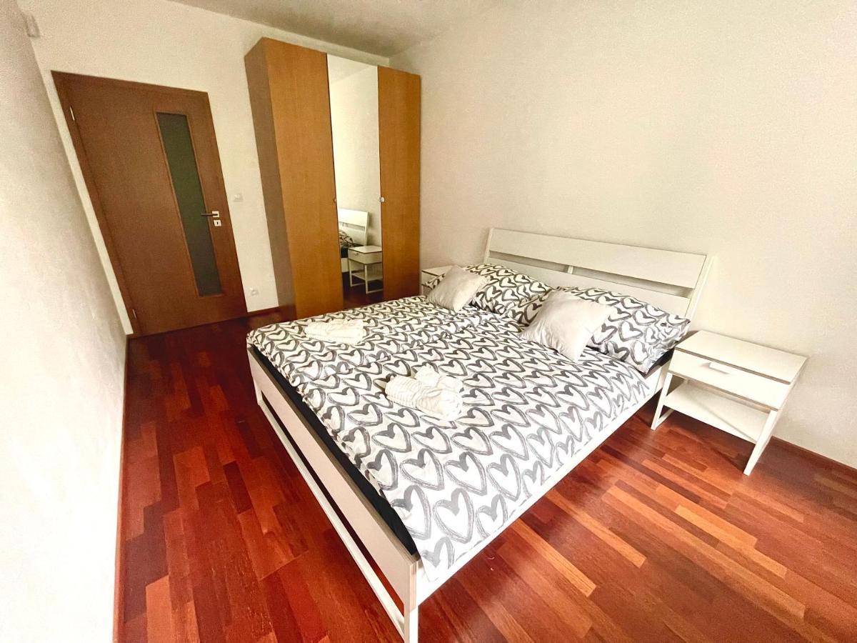Centrum Park Apartment+ Prága Kültér fotó